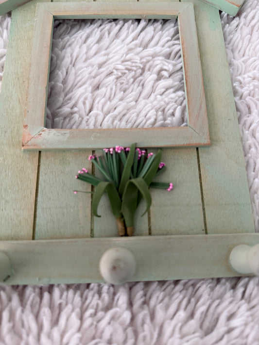 Green House-Shaped Picture Frame with Pegs