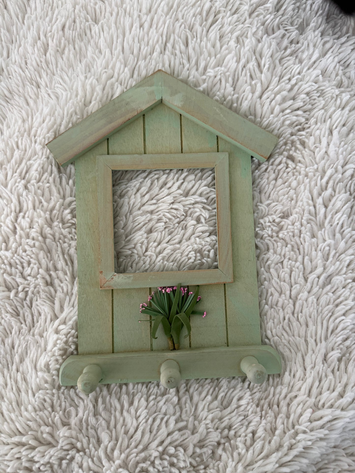 Green House-Shaped Picture Frame with Pegs